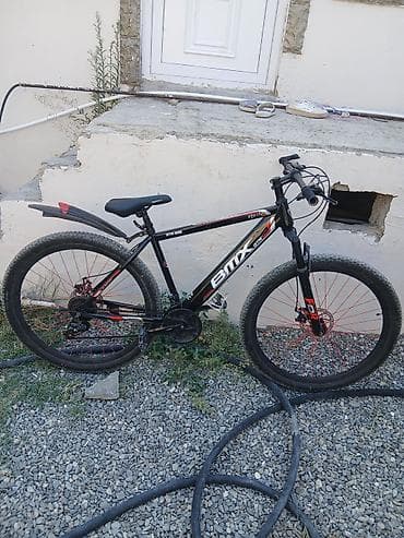 velosiped diskleri: BMX GTR-906 dağ velosipedi. Velosiped qara rəngdədir, qırmızı və ağ — 1