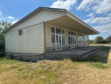 xacmazda torpaq satışı: Kommersiya obyektinin elan təsviri - Yol kənarında, böyük vitrajlı — 1