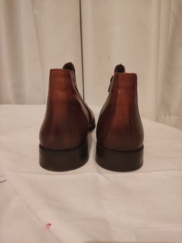 lova batinka: Kişi çəkməsi. Türk malıdır, təmiz dəridir, yenidir, ölçüsü 41. Qiyməti — 5