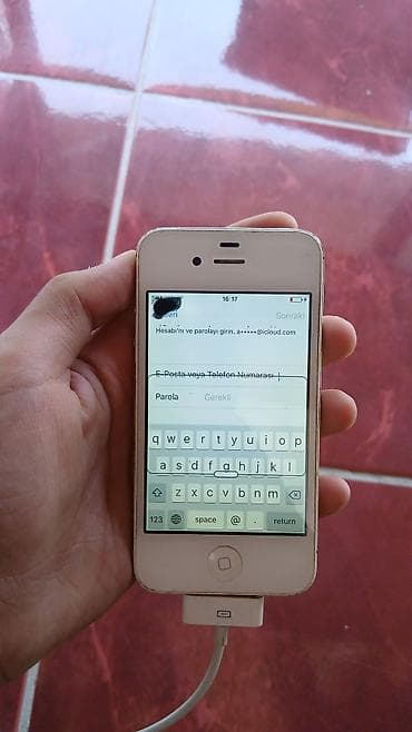 8800 nokia sirocco: IPhone 4S, Ağ, Qırıq — 2