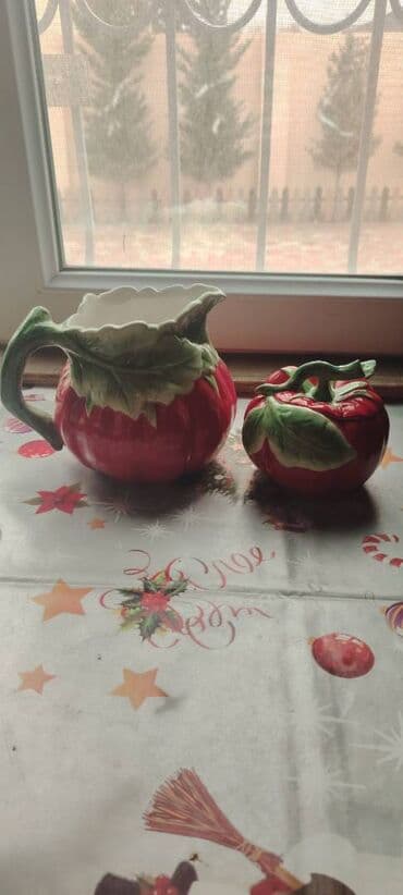 Графин и сахарница