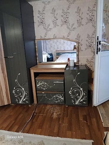 Yataq otağı dəsti Tərkibi: - Çarpayı (ikinəfərlik). Başlıq hissəsi