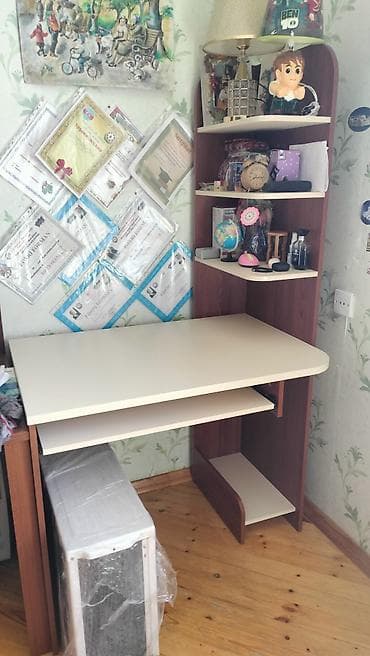 Yazı masası embavodan alinib demek olar tezedi ev darisqal olduğu ucin