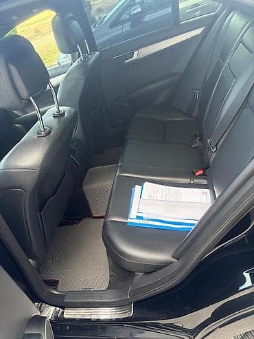 mercedes 190: Mercedes-Benz C250 sedan - Korpus: Qara rəng, 4 qapı, sedan gövdə - — 6