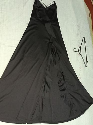 Qara şifon/saten effektli uzun ziyafət paltarı - Model: A-kəsim, yeri