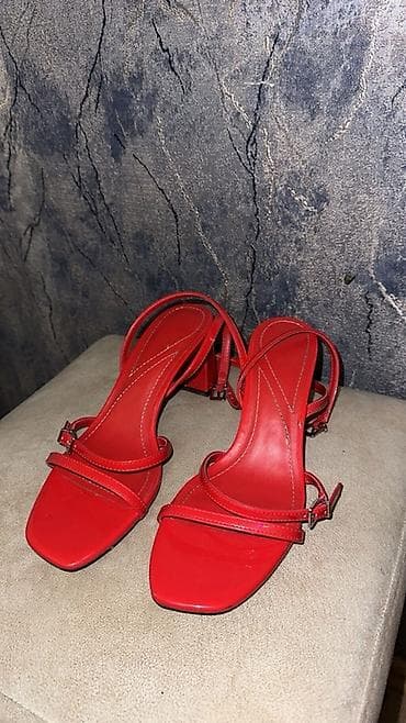Босоножки, сандалии, шлепанцы: Qırmızı qadın sandaleti — 2