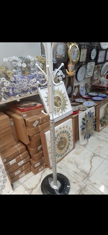 вешалка с одеждой: Paltar asilqani, Ofislara, iş yerina va ev üçün bela gözal asilqan — 5