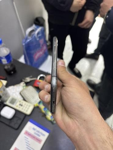 IPhone 11, Qara, Face ID — 2