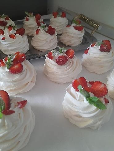 sirniyyat sufresi: Milli şirniyyat tortlar və xəmir yeməklər assortimenti – evdə — 2