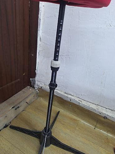 manken: Qadın, Məxmər, Qırmızı — 4