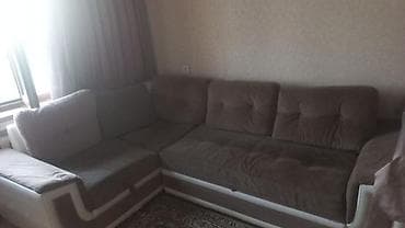 Künc divan 250 azn.Altinda bazasi var, acilir, 2 adam rahat yata