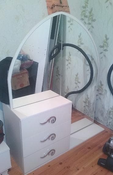 Мебель для дома: Двуспальная кровать, Шкаф, Трюмо, 2 тумбы, Б/у — 3