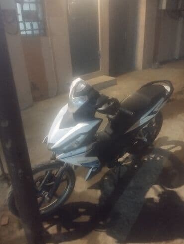 disklər r14: Sport üslublu moped/skuter - Kuzov: ağ-qara rəngli, aerodinamik sport — 1