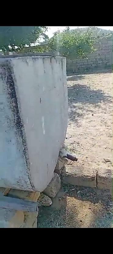 10 lt 663: Su çəni paslanmiyan demirden 1 ton su tutumu var — 2