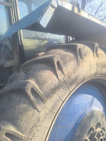 maşınlar avtomobil: Tək traktor salılır təcili Bu, əkinçilik işləri üçün uyğun olan kənd — 3