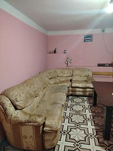kunc divan ucuz: Qonaq otağı üçün böyük ölçülü künc divan. Divan bej rəngdədir və — 2