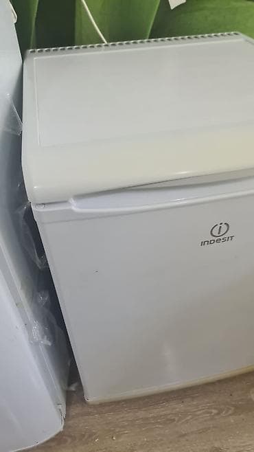mini ipone: Mini soyuducu İndesit 180 Azn.Tam işləkdir. Ünvan Səbail — 3