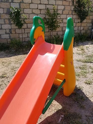 deri plas: Cox berk plastikden saglam surusken usaq ucun. 150kilo cekiye — 2