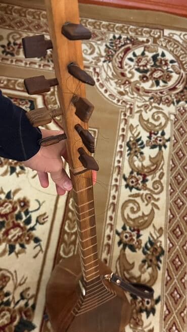 ucuz sıntezatorlar: 🔹 Ana sazdır – səsi çox aydın və təmiz çıxır. 🔹 5 ildir məndədir, son — 6