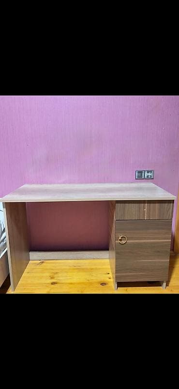 Düz masa, Stulsuz, Polkalı, Siyirməli, Teksturalı laminat