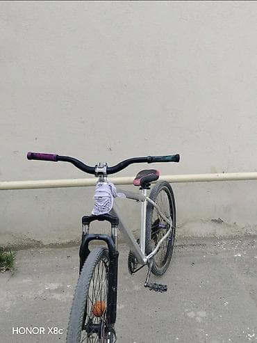 трехколесный велосипед: Dirt/Street üslubunda yığılmış velosiped. Xüsusiyyətlər: - — 1