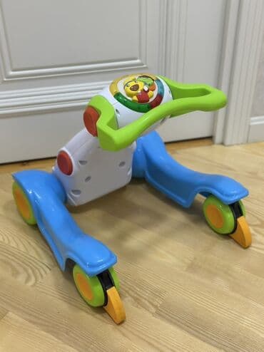 uşaq qidaları: Chicco şirkətinin istehsalı olan, uşaqlara yeriməyi öyrətmək üçün — 2