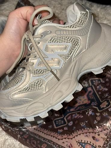 kişi krasovkaları: Əla vəziyyətdədir, bir iki dəfə geyilib butikdən 65 aznə alınıb — 4