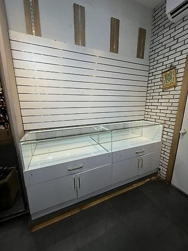 Rəf vitrinləri: Şüşəli dolab vitrini, İşlənmiş — 4