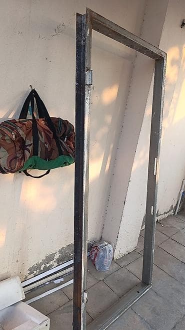 seyif qapi: Mənzil üçün İşlənmiş Giriş qapısı 80x200 sm Glazok ilə, Ünvandan götürmə — 3
