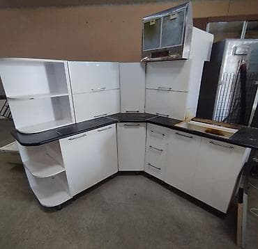 mebel desdi: Mətbəx mebeli satılır. Ölçü: 1.90 m x 1.90 m L‑şəkilli komplekt. Ağ — 1