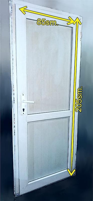 Təmir və tikinti: Məhsul: Ağ PVC qapı və kiçik pəncərə dəsti Xüsusiyyətlər: - Material — 2