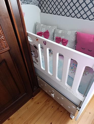 Oğlan və qız üçün, Dördbucaq, Beşik, Dəst ilə, Matras ilə