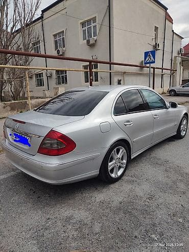 mercedes cesqa: Mercedes-Benz E-Class sedan - Kuzov: W211, gümüşü rəng, 4 qapı, sedan — 4