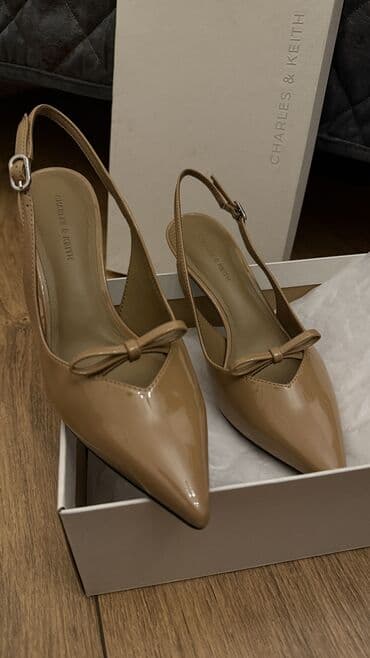 Tərliklər: Charles & Keith firması kaplok ayaqqabı, 37 razmer. Razmer səhv — 8