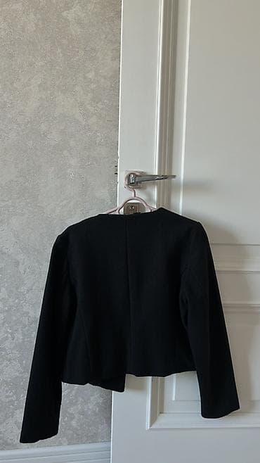 jaket turkce: Zara markali s razmerdir
2 defe geyinilib — 2