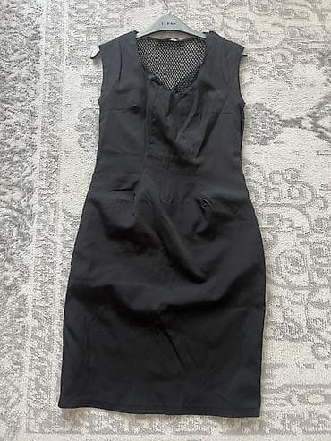 pull and bear: Qadın qara qolsuz qısa don - Klassik siluetli, dizdən bir qədər — 3