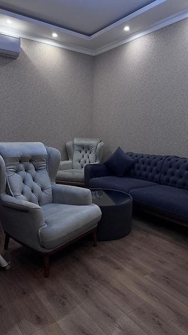 reception masa: İşlənmiş, Klassik divan, Jurnal masası, 2 kreslo, Divan — 1