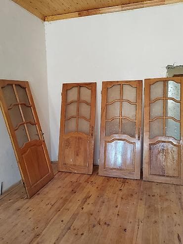 Taxta otaq qapıları dəsti - Material: tam ağac (aşqar rəngli), təbii