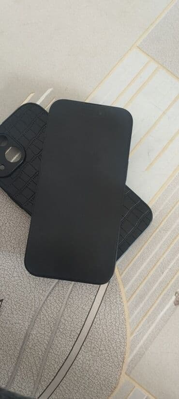 Blackberry: IPhone 15, Qara — 4