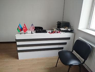 komputer oturacaqlari: Ofis mebeli dəsti Tərkib: - Resepsiyon/qarşılama masası: ağ rəng, ön — 1