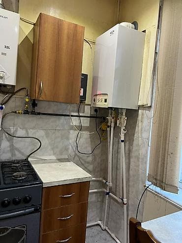 evlərin kirayəsi 1 otaqlı: Kirayə mənzil – 2 otaqlı, mebellə - Geniş qonaq otağı: taxta mebel — 6