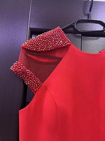 telebe cantalari: Qırmızı ziyafət donu - Model: Uzun, ətəyi geniş axıcı kəsim - Rəng — 2