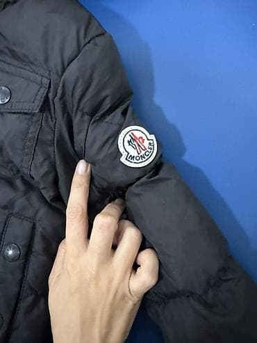 Uşaq üçün Moncler qış gödəkçəsi - Rəng: qara - Model: kapüşonlu — 2