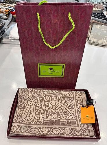 Плащи: Brend şallar – hədiyyə qutusunda - Chanel naxışlı şal: Klassik ikiqat — 9