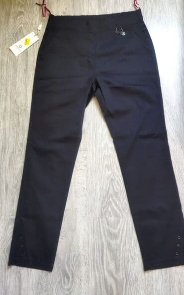 Qara klassik şalvar M, L RAZMERE GEDİR. Materialı stricdi. - Rəng