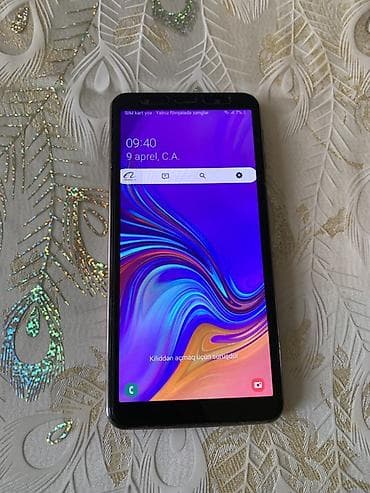 honur telefon: Samsung Galaxy A7 2018, 64 GB, rəng - Qızılı, İki sim kartlı — 3