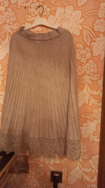 düz don modelləri: Qadın geyim dəsti – 4 fərqli model 1) Qırmızı paltar (etikə brendi) - — 10