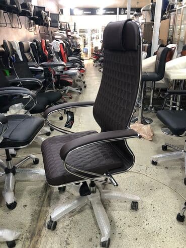 офисные кресла: Новый, С колесиками, Рукояти регулируются, Кожа — 10