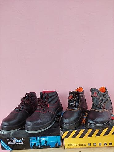 İş üçün təhlükəsizlik ayaqqabıları Razmer 42-di.Çox ucuz satiram.Bele