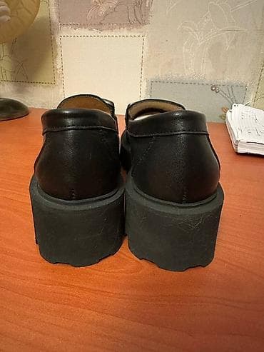 Qadın üçün loafer ayaqqabısı - Rəng: qara - Material: yumşaq dəri — 3